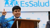 Mario Carhuapoma señala que permanecerá en la presidencia de EsSalud