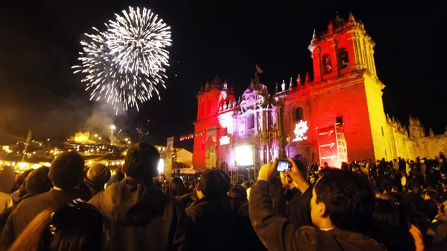 Turistas extranjeros celebraron Año Nuevo en Cusco. Foto: Andina.