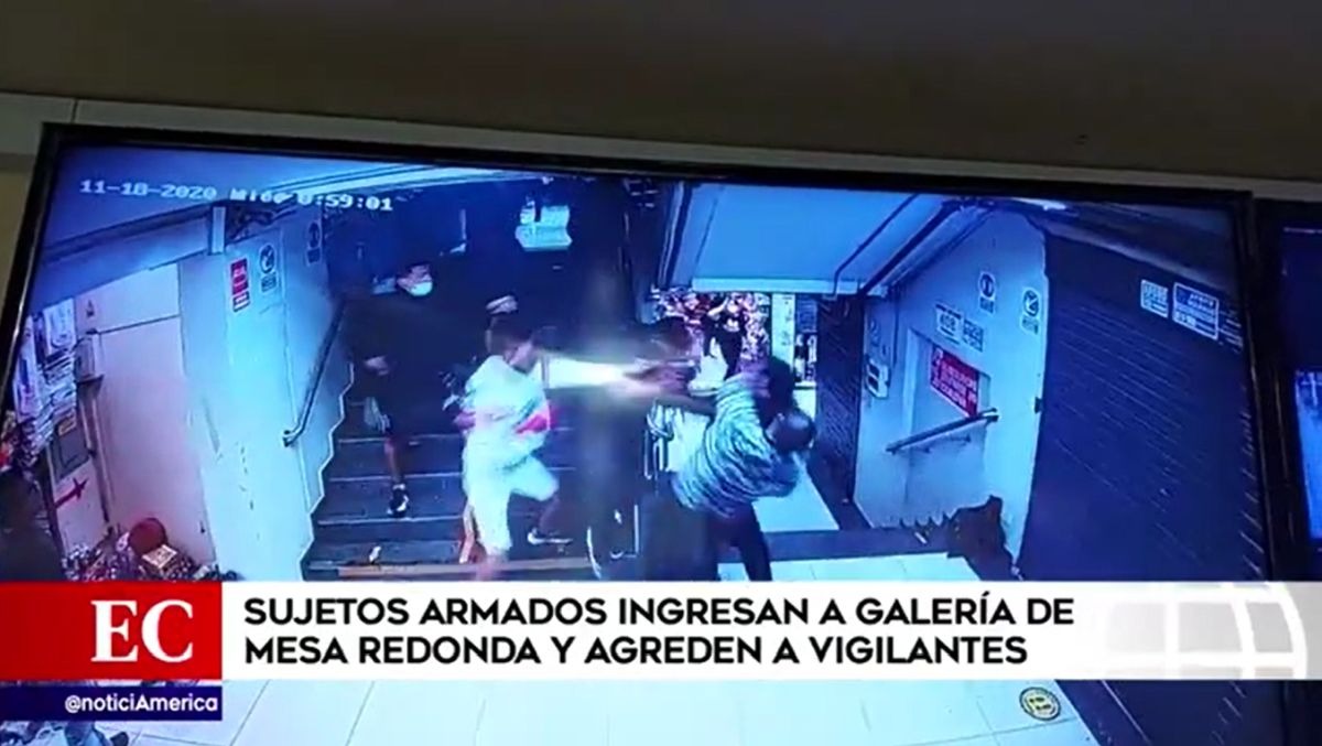 Mesa Redonda: Sujetos armados ingresan a galería y golpean al personal de seguridad