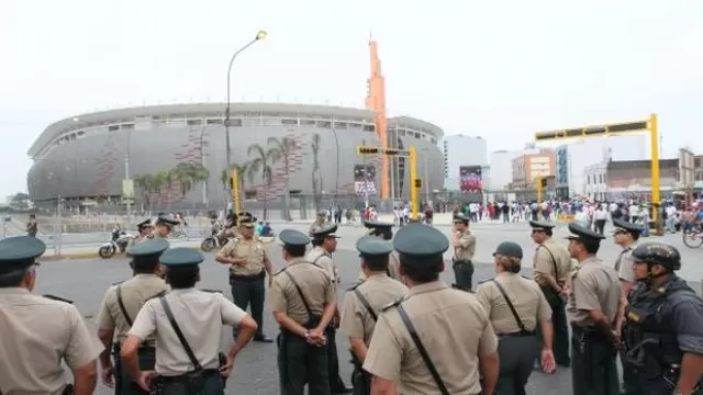 Efectivos policiales resguardarán Estadio Nacional. Foto: Referencial/archivo El Comercio