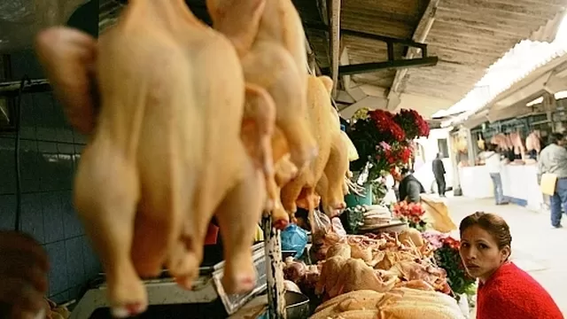 Precio del pollo aumentó en los mercados minoristas del país. Foto: archivo El Comercio