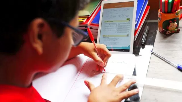 Fabricantes precargarán en las tabletas el gestor de contenidos de “Aprendo en Casa”. Foto referencial: TV Perú