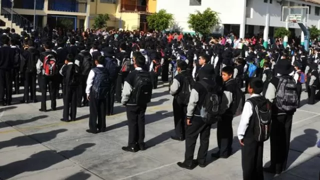 Los estudiantes deben usar gorros para protegerse. Foto: Panamericana TV