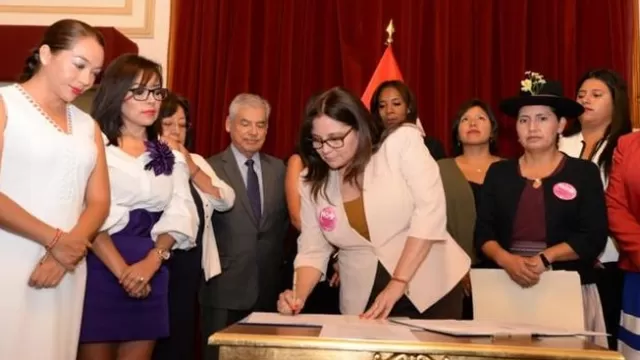 Ministra de la Mujer, Ana María Mendieta. Foto: Twitter MIMP