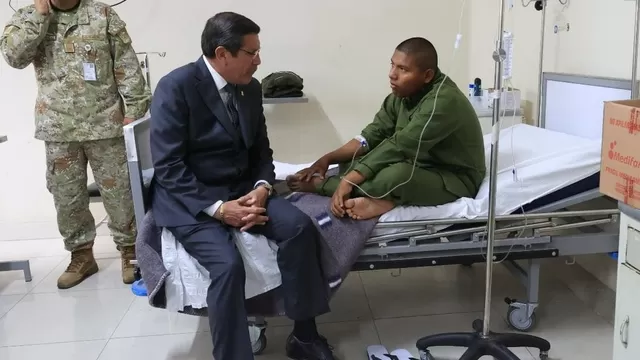 Ministro de Defensa visitó a soldados afectados por intoxicación