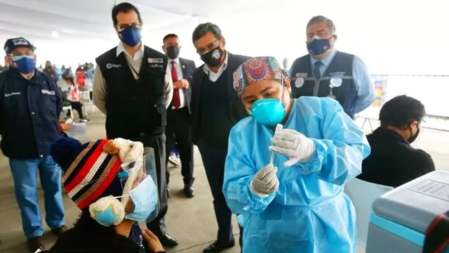 Esta nueva jornada tiene como meta vacunar a 300 000 personas en Lima y Callao. Foto: Minsa