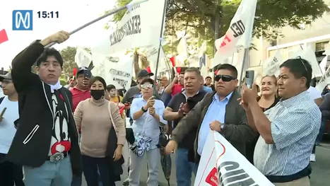 Mypes protestaron en el frontis del Ministerio de la Producción