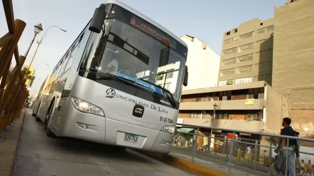 El Metropolitano brindará su servicio de transporte de pasajeros en horario especial / Foto: archivo Andina