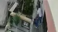 Los Olivos: delincuente ataca a niño de 11 años para robarle a su madre 