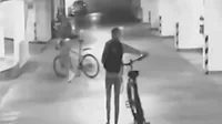 Pareja de ladrones robó bicicletas de alta gama en edificio