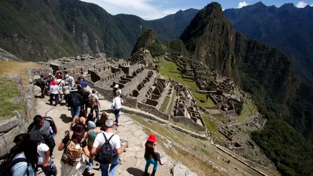 Paro en Machu Picchu pone en peligro medio millón de empleos