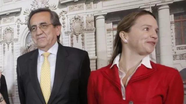 Congresista Jorge del Castillo y Luciana León. Foto: peru21.pe