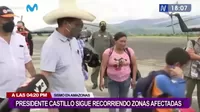 Pedro Castillo saluda a niño en Amazonas y le regala una botella de agua