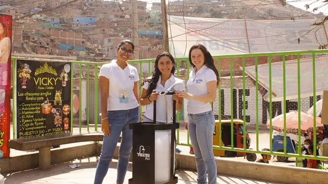 Peruanas innovan con la creación de una ducha portátil que no necesita tuberías ni electricidad