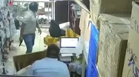 Piura: empresario se enfrenta a ladrón armado dentro de tienda