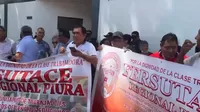 Piura: Trabajadores administrativos de colegios protestan por pago de beneficios