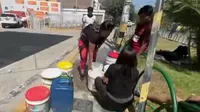 Piura: Vecinos hacen cola para conseguir agua por mantenimiento en el canal Daniel Escobar