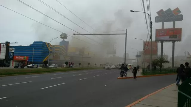 San Miguel: reportan incendio en pollería Las Canastas 