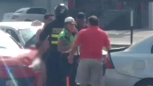Policía suspendió a capitán que golpeó a suboficial y se desnudó en la calle