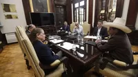 Presidente Castillo se reunió con exministros de Economía 