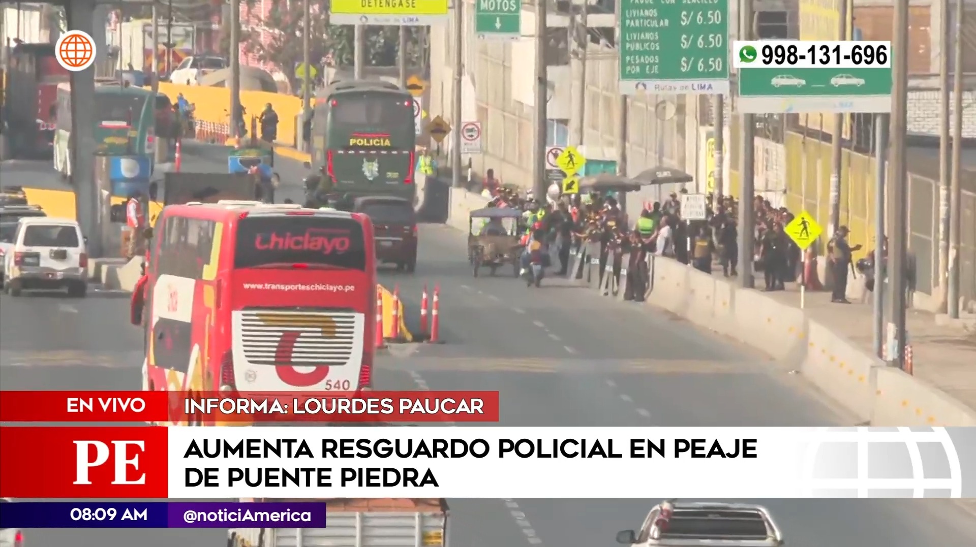 Policía Nacional del Perú resguarda peaje en Puente Piedra. Foto: América Noticias