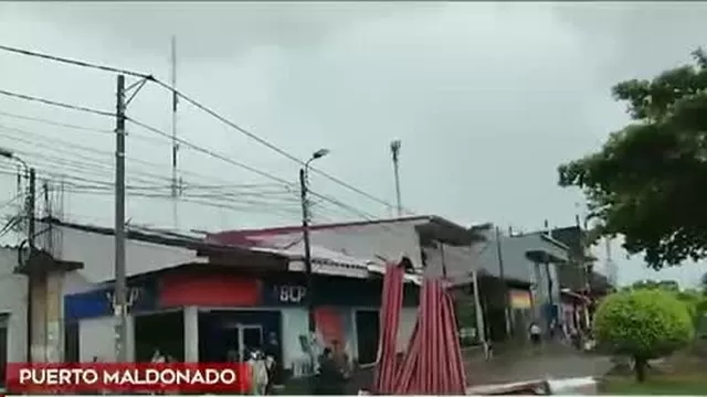 Puerto Maldonado: Fuertes ráfagas de vientos y lluvias alarma a la población