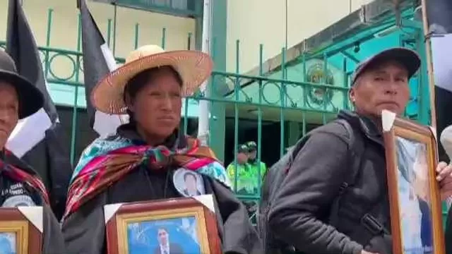 Puno: Familiares de fallecidos durante protestas en contra de participación de policías en la Fiesta de la Candelaria