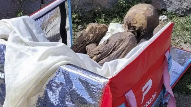 Puno: Momia prehispánica de 800 años fue hallada en bolsa de delivery de moto 