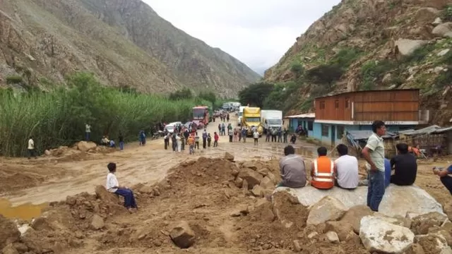 Oficializan norma de reconstrucción de zonas afectadas por huaicos y lluvias. Foto: Agencia Andina