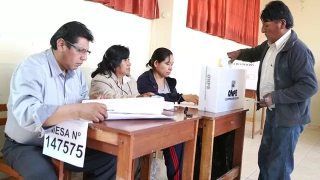 Aprueba diseño final de cédulas de referéndum. Foto: Agencia Andina