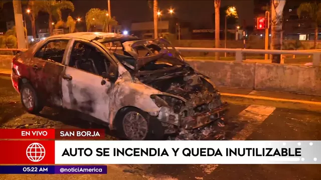San Borja: Vehículo de taxi se incendió en avenida Javier Prado