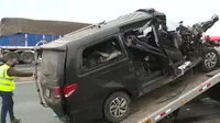 Siete muertos dejó choque de minivan contra camión