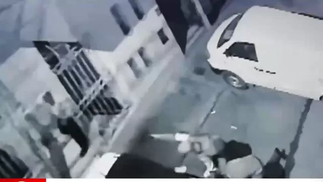 SMP: video muestra el momento en el que delincuentes atacan a balazos a hombre 