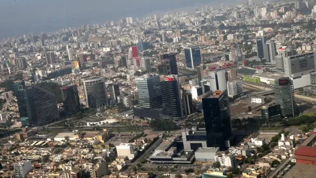 Perú: S&P rebaja calificación crediticia del país por incertidumbre política que limita crecimiento