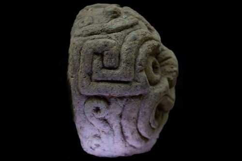 Suiza devolvió a Perú cabeza clava que fue esculpida hace unos 2 500 años