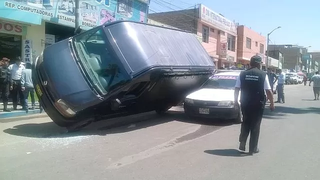 Tacna: carroza fúnebre con féretro adentro protagonizó accidente de tránsito