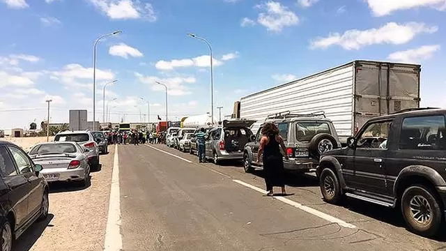 Transportistas bloquean frontera. Foto: Referencial/La República