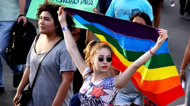 Ciudadanos marchando en Lima por los derechos de la comunidad LGBTIQ. Foto: numero-zero.net