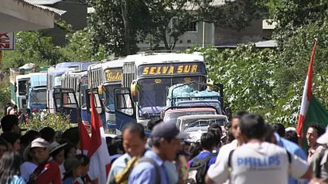 Ucayali: Reportan saqueos a camiones y buses varados por bloqueo de carretera en Aguaytía
