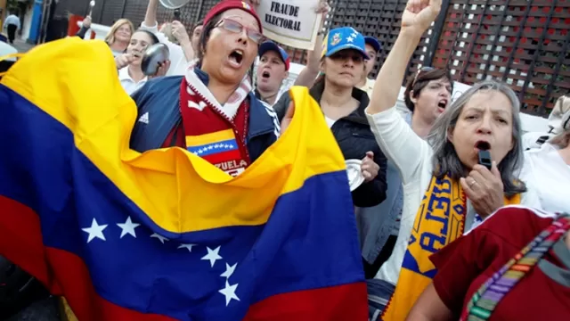 Venezolanos protestan contra Maduro en Lima. Foto: noticias24.com