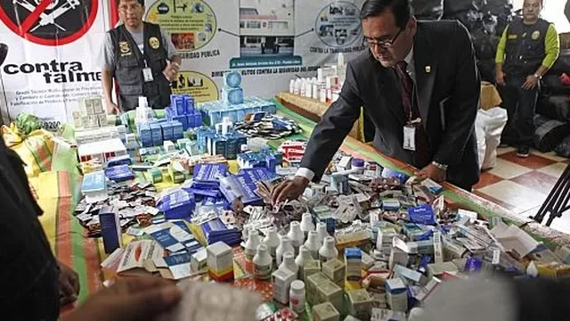 Se encontró productos alimenticios y medicinas adulteradas. Foto: Referencial/archivo El Comercio