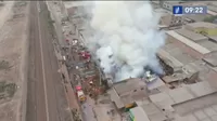 Villa El Salvador: Bomberos controlan incendio en zona industrial