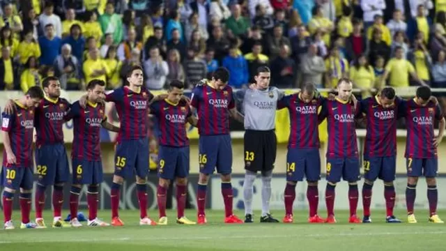 Conmovedor minuto de silencio por Tito Vilanova en la previa del duelo de Barcelona por la Liga