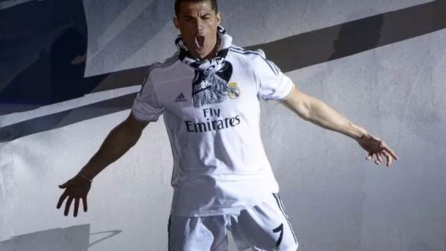Espectacular ovación en el Santiago Bernabéu para Cristiano Ronaldo