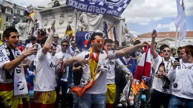 Hinchas del Real Madrid quemaron camiseta y bufanda del Atlético
