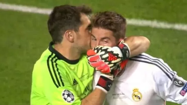Iker Casillas le dio un beso a Sergio Ramos por su gol al minuto 93