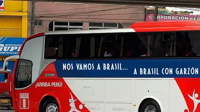 Los mensajes de los buses mundialistas y la burla contra la selección peruana