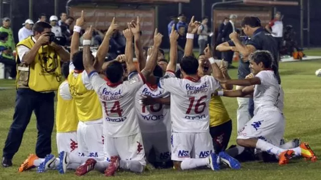 Nacional venció en Asunción a Arsenal por la Copa Libertadores