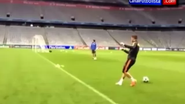 Sergio Ramos le hace competencia a Messi con gol desde detrás de arco