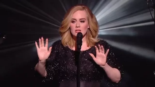 Adele rinde homenaje a víctimas del atentado en Bruselas. Foto: eldeforma